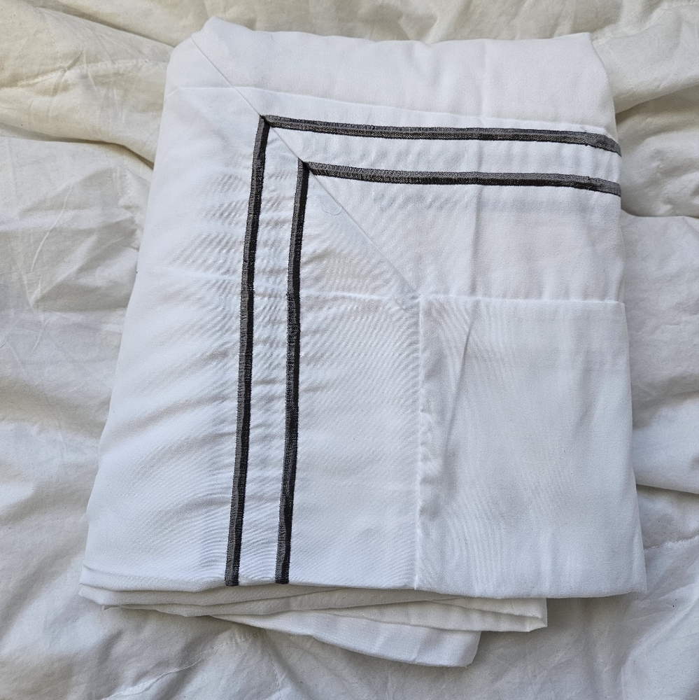 Hotel Style Shower Curtain w/ Bronze Rings Included